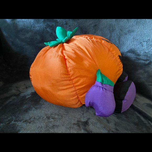 Vintage Jack ‘o Lantern “puff-a-lump” style nylon decor/toy - Picture 6 of 12